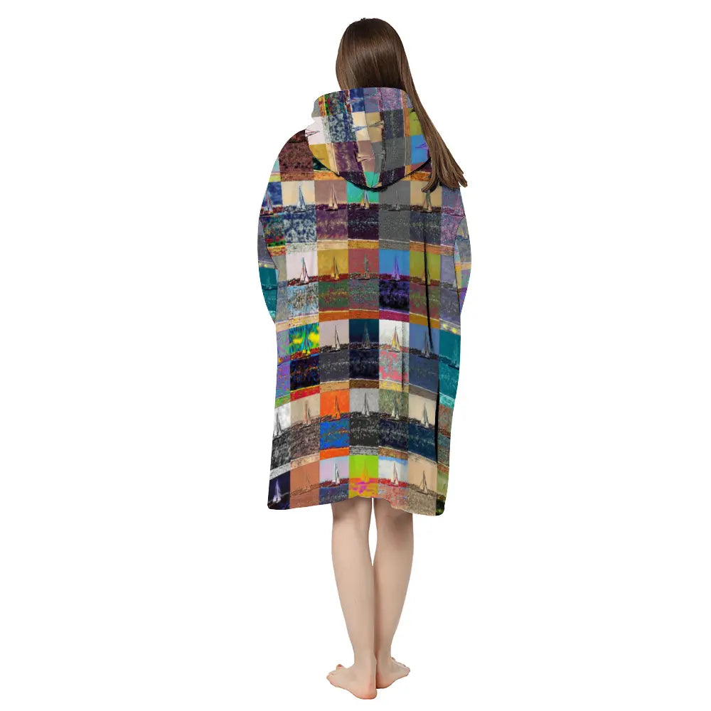 Sherpa hooded blanket - The show must go on - Marina del Rey ThisNew